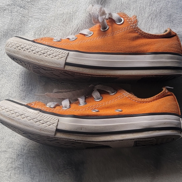 CONVERSE~ Youth CHUCK TAYLOR All Star Orange kids shoes - Picture 3 of 5